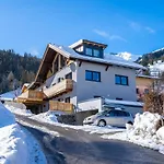 Golden Hirsch Holiday home *