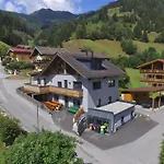 Golden Hirsch *